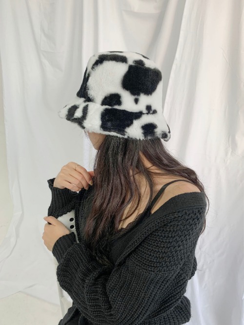 cow fur hat (2colors!)