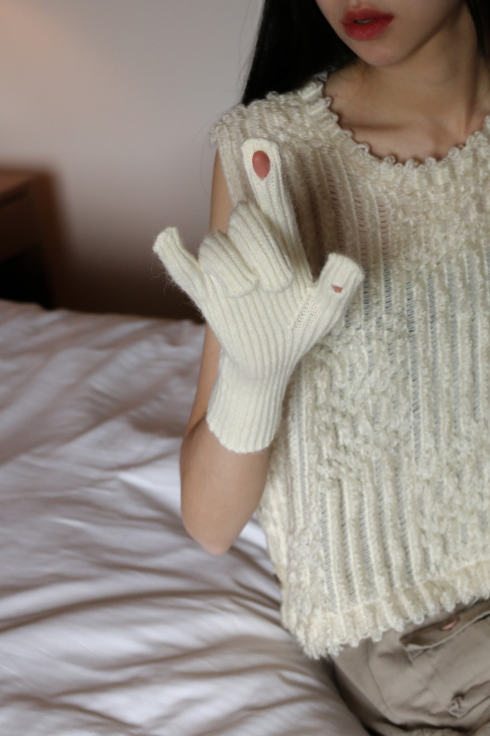 finger hole gloves